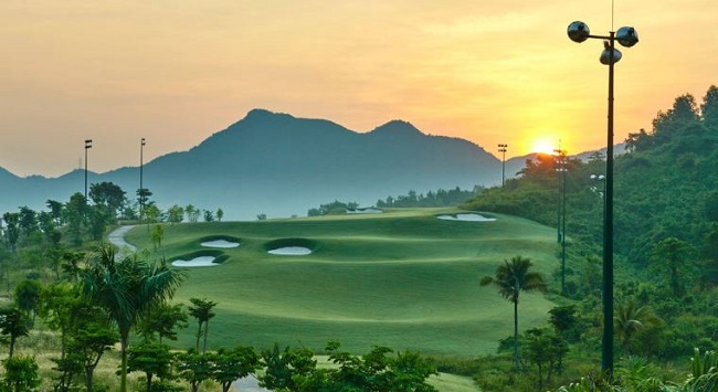 golfing-in-vietnam