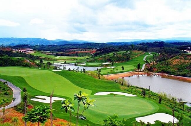 golfing-in-vietnam