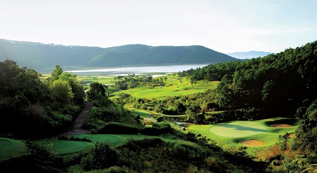 golfing-in-vietnam